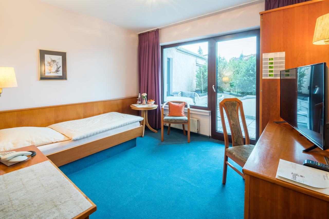 Hotel-Barbarossa-Garni Bei Hanau 브로덴바흐 외부 사진